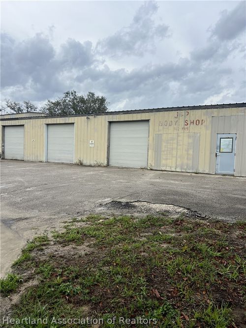 2393 E Claradge Avenue, Avon Park, FL, 33825 | Card Image