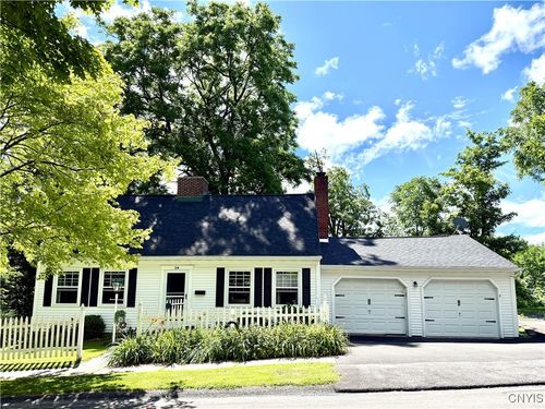 24 Corwin St, Cazenovia, NY, 13035-1137 | Card Image