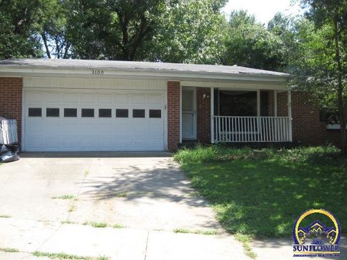 3100 Sw Meadow Ln, Topeka, KS, 66614-3916 | Card Image
