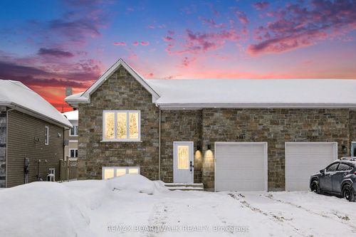 2087 Des Pins St, Limoges, ON, K0A2M0 | Card Image