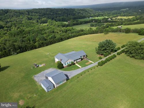 217 Silver Bell Ln, Luray, VA, 22835-2747 | Card Image