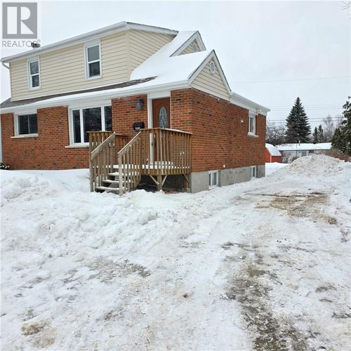 1807 Lamothe St, Sudbury, ON, P3A2J9 | Card Image