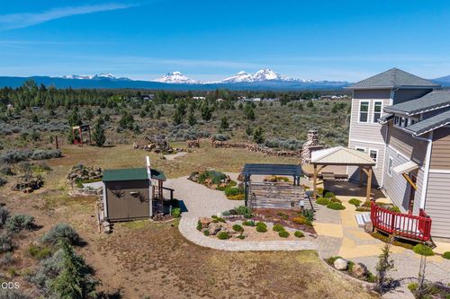 66967 Lance Road, Bend, OR, 97703 | Card Image