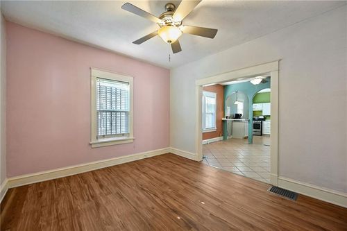 504 Wallace Ave, Kansas City, MO, 64125-1258 | Card Image