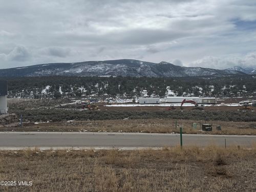 205 Tomahawk Dr, Gypsum, CO, 81637 | Card Image