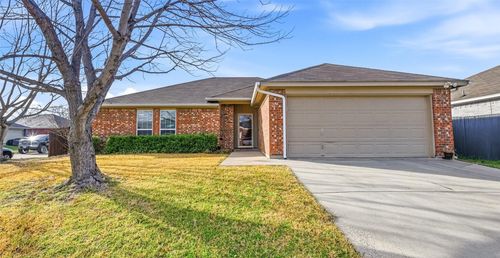 501 Nathan St, Saginaw, TX, 76179-1353 | Card Image