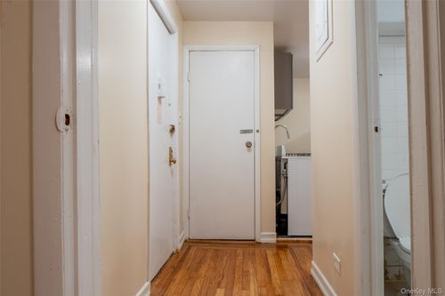 j4-34-58 90 Street, New York, NY, 11372 | Card Image
