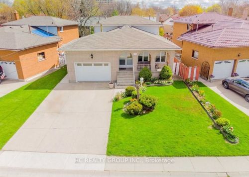 lower-322 Carson Dr, Hamilton, ON, L8T4T9 | Card Image