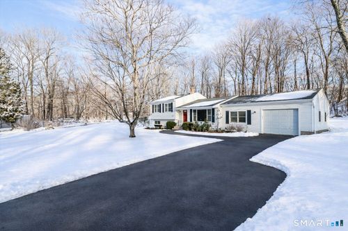 8 Summit Ln, Ridgefield, CT, 06877-2015 | Card Image