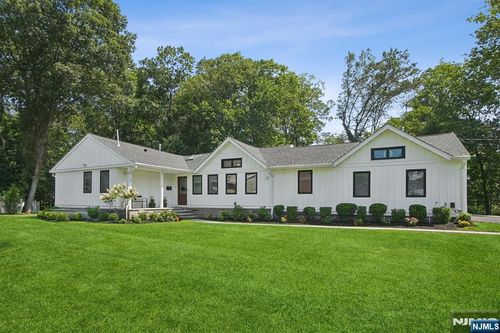 695 Terhune Rd, Ridgewood, NJ, 07450-2017 | Card Image