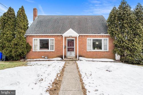 225 Mcclellan St, READING, PA, 19611-1839 | Card Image