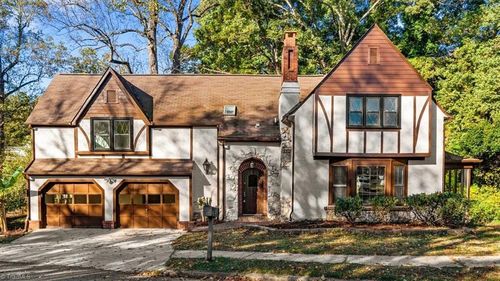 210 Oakwood St, Thomasville, NC, 27360-3838 | Card Image