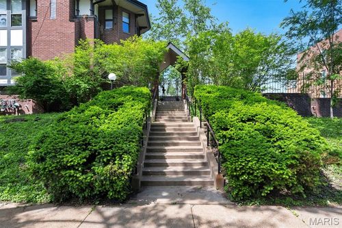 102-5381 Pershing Ave, Saint Louis, MO, 63112-1764 | Card Image