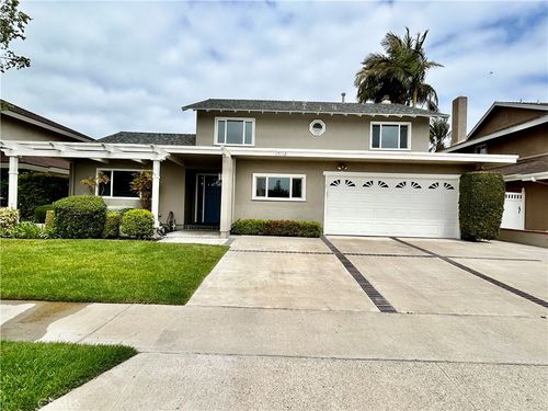 17112 Saint Andrews Ln, Huntington Beach, CA, 92649-4548 | Card Image