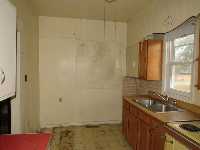 16 Trader St, House other with 2 bedrooms, 2 bathrooms and null parking in Uniontown PA | Image 9