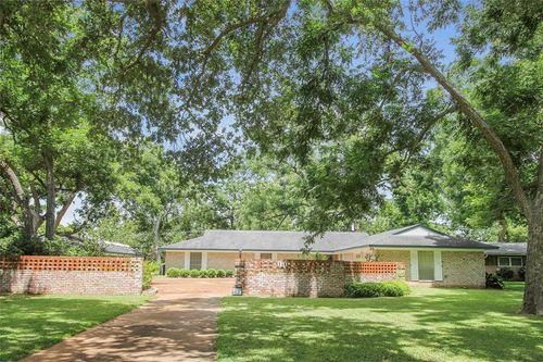 536 Oak Dr, Lake Jackson, TX, 77566-4219 | Card Image