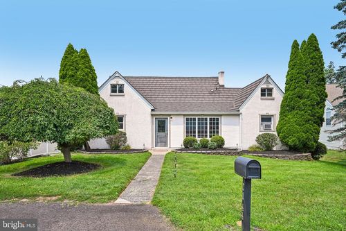 2144 Sunnyside Ave, POTTSTOWN, PA, 19464-3029 | Card Image