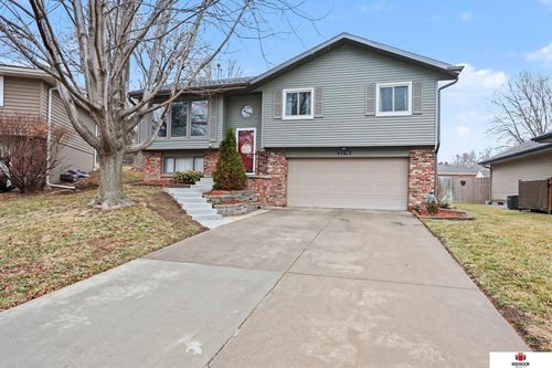 5216 Ascot Cir, Lincoln, NE, 68516-3217 | Card Image
