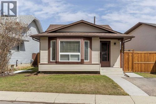 119 Bedfield Close Ne, Calgary, AB, T3K3L1 | Card Image