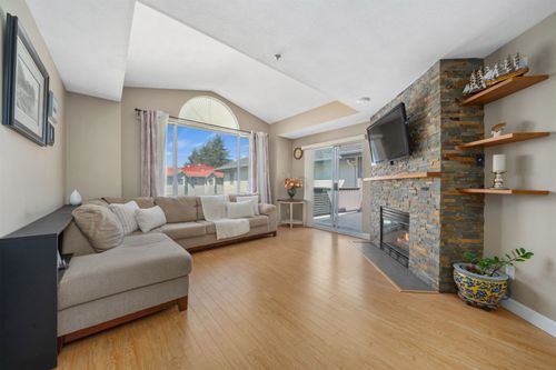 302-19121 Ford Road, Pitt Meadows, BC, V3Y2N2 | Card Image