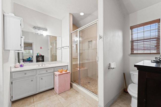 707 Doncrest St, House other with 7 bedrooms, 5 bathrooms and 4 parking in Channelview TX | Image 24