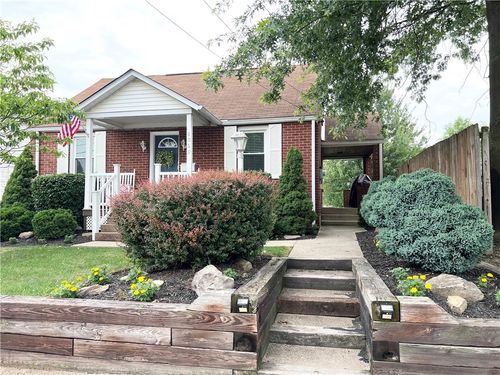 1069 Martin Ave, New Kensington, PA, 15068-5017 | Card Image