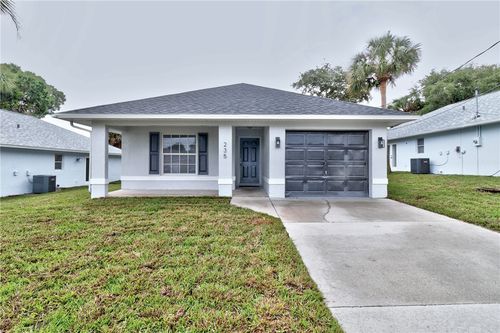 235 12th St Sw, Vero Beach, FL, 32962-6410 | Card Image