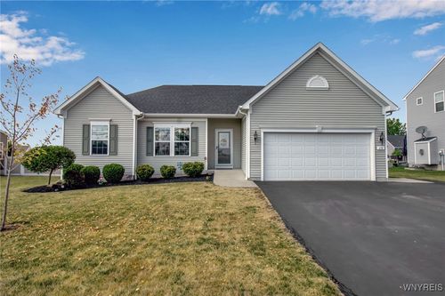 690 Pleasant View Dr, Lancaster, NY, 14086-1562 | Card Image