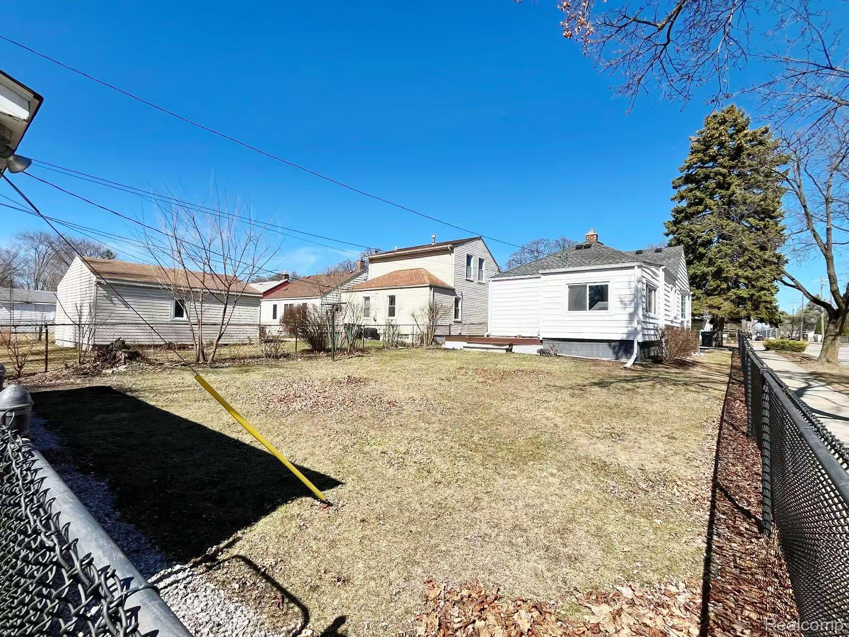 Residential Lease in Royal Oak 5