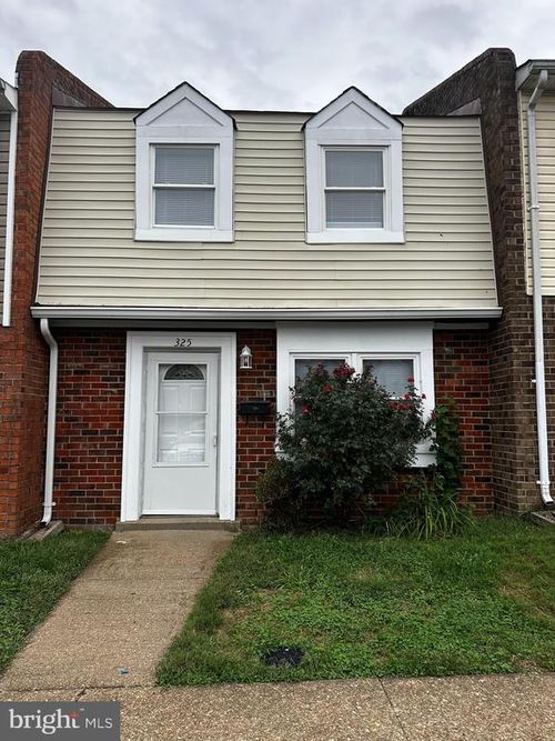 325 Brock Sq, FREDERICKSBURG, VA, 22401-2701 | Card Image