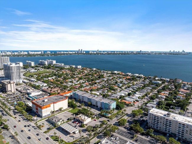 APT-304 - 1555 N Treasure Dr, Condo with 2 bedrooms, 2 bathrooms and null parking in North Bay Village FL | Image 25