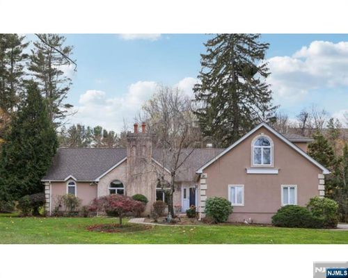 2 Crocker Mansion Dr, Mahwah, NJ, 07430-2541 | Card Image