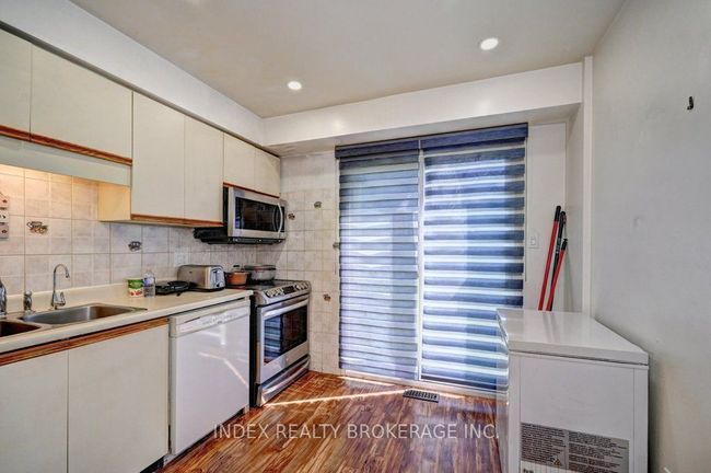 30 Maxwell Dr, House other with 4 bedrooms, 3 bathrooms and 4 parking in Kitchener ON | Image 15