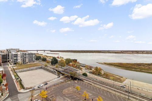 14071408-200 Wagner Pl, Memphis, TN, 38103-3617 | Card Image