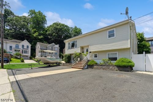 52 Atlantic St, Highlands, NJ, 07732-1514 | Card Image