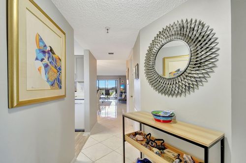 508-6866 Huntington Ln, Delray Beach, FL, 33446-3039 | Card Image