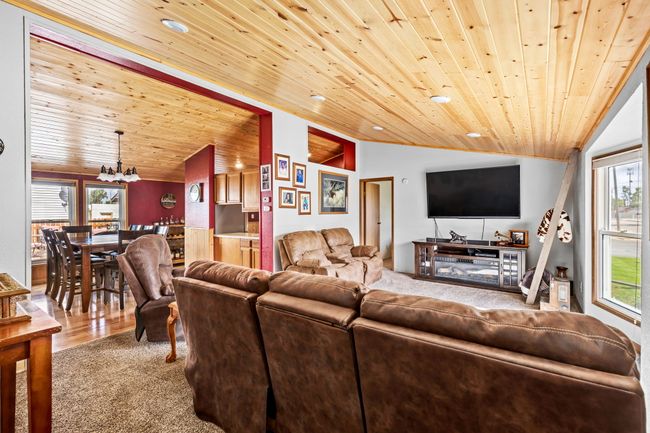 421 1 St Ave S, House other with 5 bedrooms, 3 bathrooms and null parking in Fairfield MT | Image 13