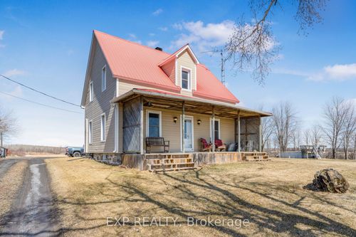 20405 Laggan-Glenelg Rd, North Glengarry, ON, K0B1E0 | Card Image