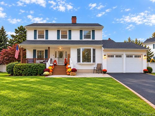 179 Nimbus Rd, Holbrook, NY, 11741-4433 | Card Image