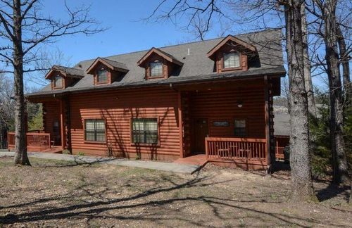 228-230 Oakridge Dr, Branson, MO, 65616-9699 | Card Image