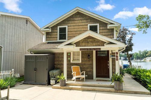 960 Lakeside Dr, Rome City, IN, 46784-9604 | Card Image