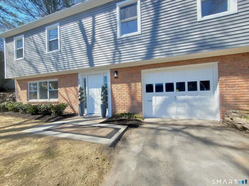 17 Woodlawn Ave, Norwalk, CT, 06854-2527 | Card Image