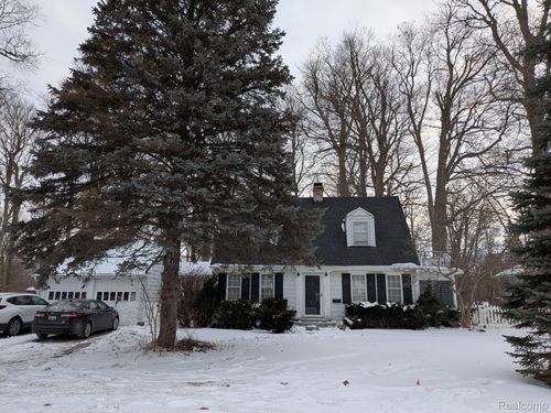 2122 Cedar St, Holt, MI, 48842-1458 | Card Image