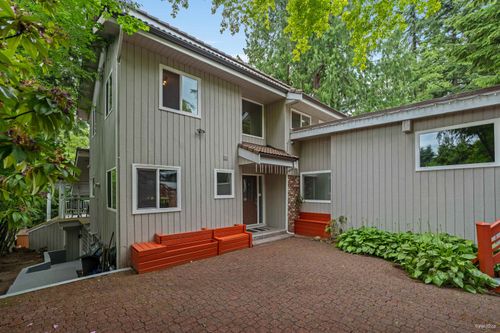 271 Montroyal Blvd, North Vancouver, BC, V7N4E4 | Card Image