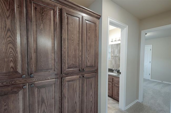 Hallway built in | Image 20