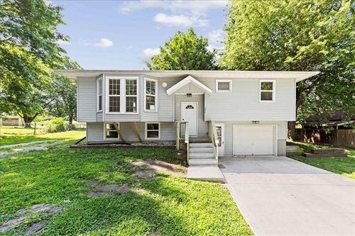 206 E 12th St, Lawson, MO, 64062-9365 | Card Image