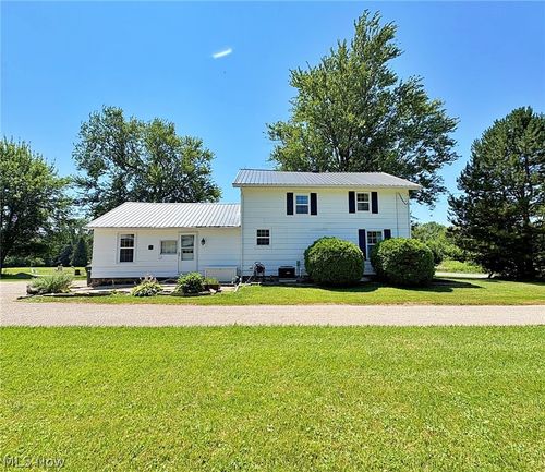 10677 Baumhart Rd, Amherst, OH, 44001-9716 | Card Image