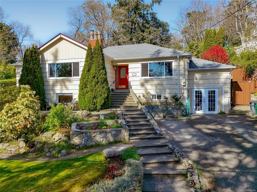 1184 Clovelly Terr, Victoria, BC, V8P1V6 | Card Image