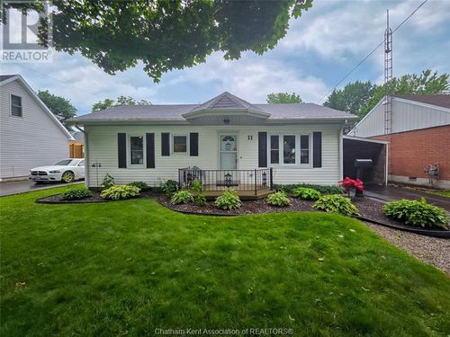 11 Lottie Ave, Chatham, ON, N7M4G2 | Card Image
