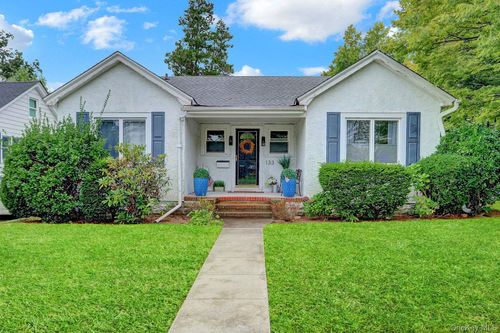 133 Nassau Ave, Malverne, NY, 11565-1418 | Card Image